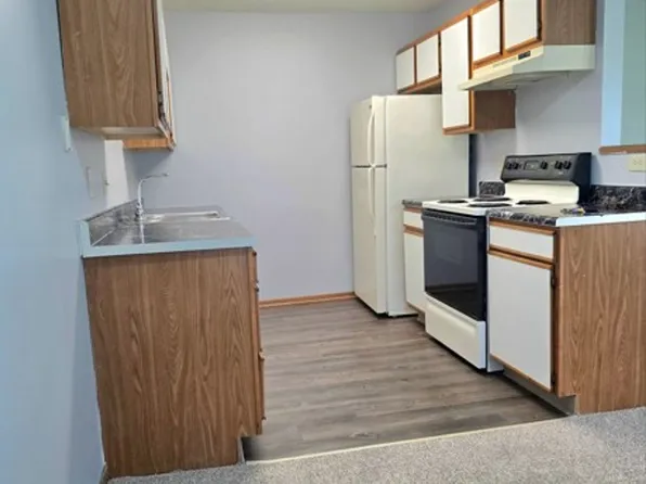 4873 Marshall Dr APT 213, Omaha, NE 68137