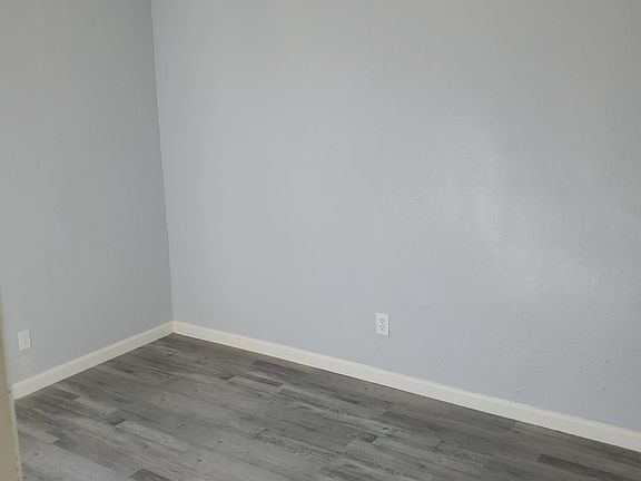 4th image of 8731 Denver Ave
