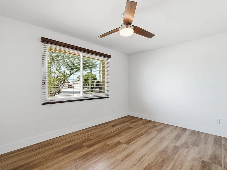 1034 E Hermosa Dr — Photo 16