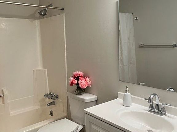 5th image of 114 Bim St APT C