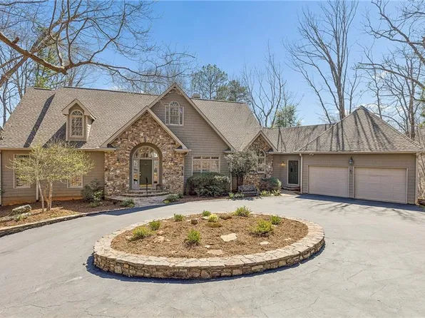 19 Summit Dr E, Jasper, GA 30143