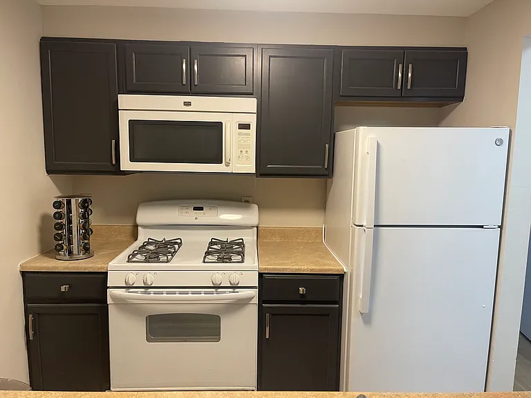 224 W Monument St #2R — Photo 9