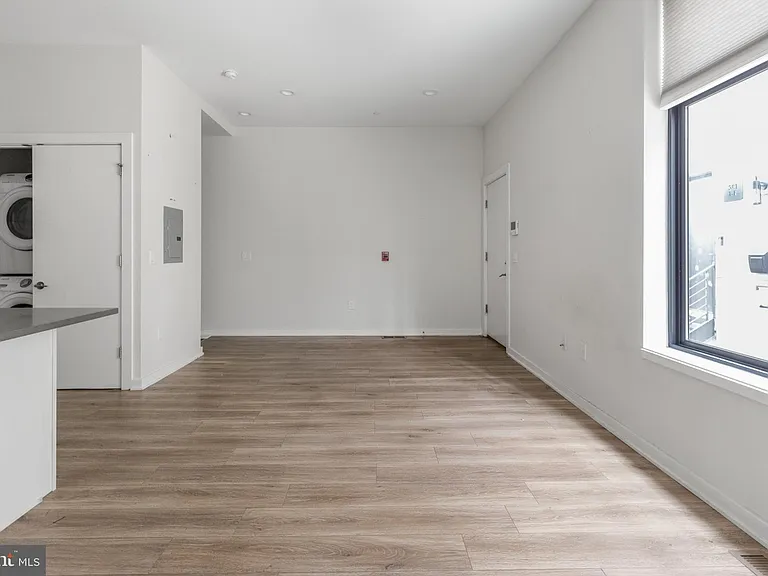 360 Monastery Ave #1R — Photo 9