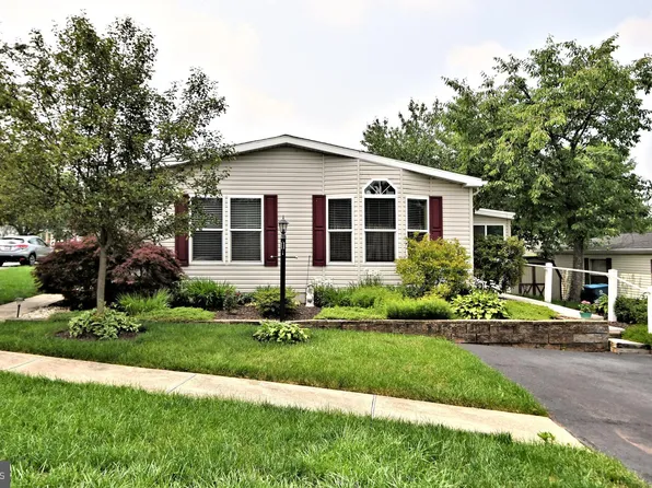 11 Shagbark Ct W, Harleysville, PA 19438