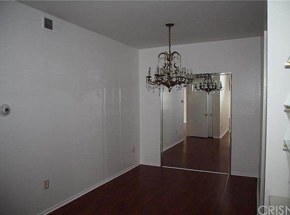 5th image of 17914 Magnolia Blvd Unit 207