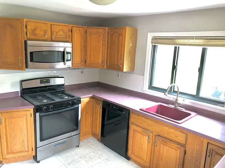 159 Mohican Ave — Photo 6