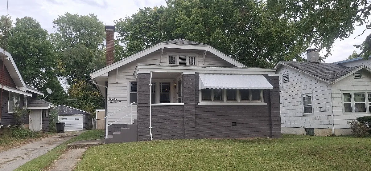 2 bed, 1100 sqft, $960 — Photo 1