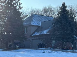 1922 Woodmar Ct, Howell, MI