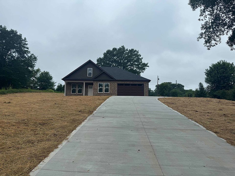 2nd image of 686 Springdale Rd
