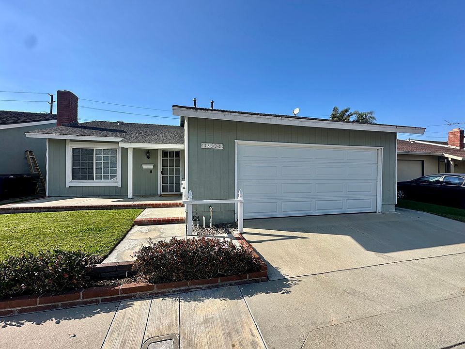 1st image of 18061 Clearwater Cir