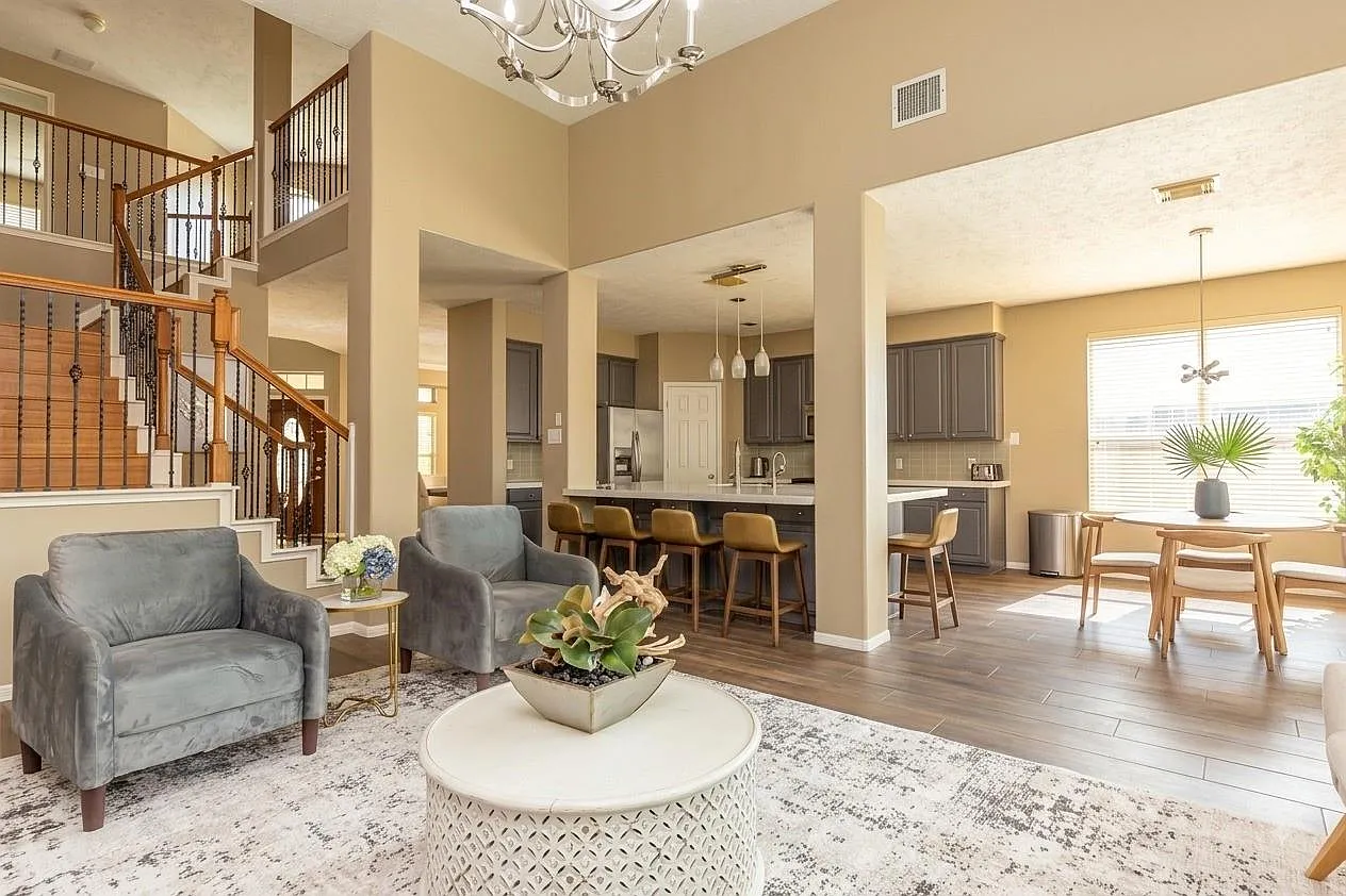 4 bed, 3.5 bath, 2943 sqft, $2,495 — Photo 3
