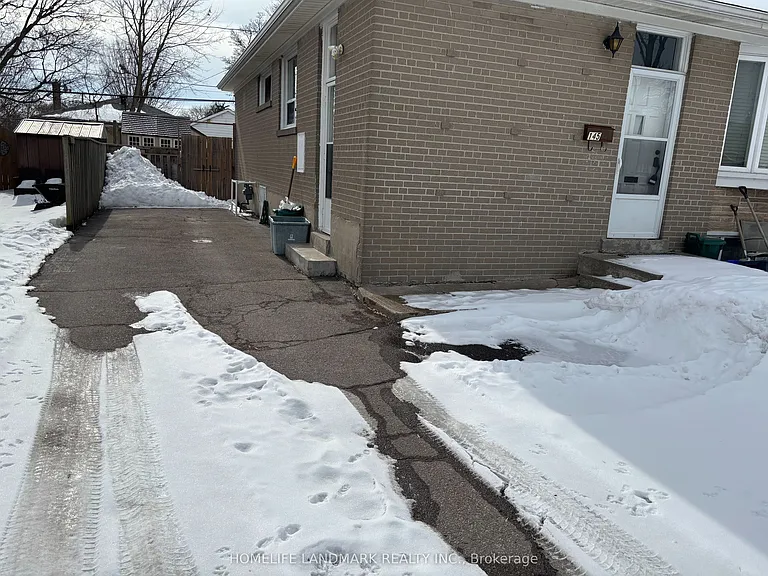 145 Tulloch Dr #MAIN FLOOR — Photo 4