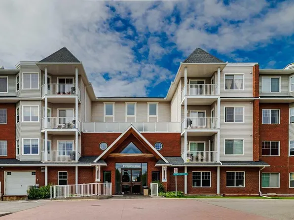 8 E Prestwick Pond Ter SE #220, Calgary, AB T2Z 4P3