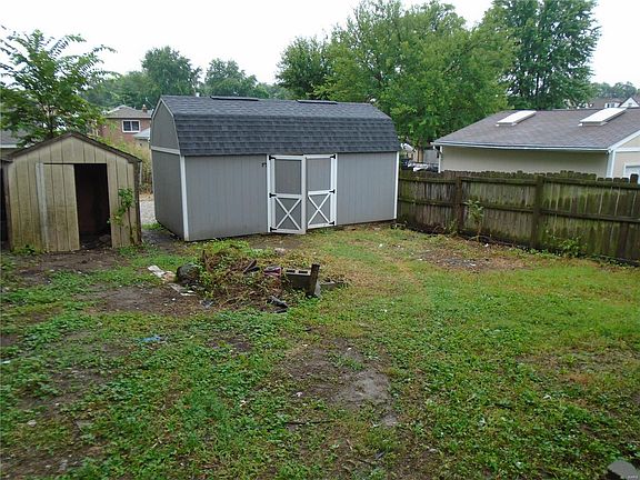 4th image of 9513 Kirchner Ave