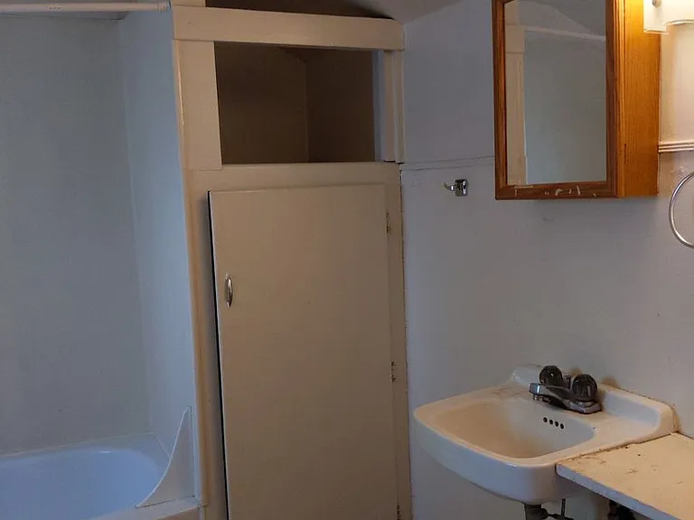 330 Howard Ave — Photo 17
