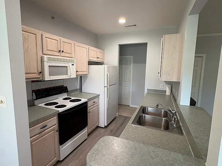 300 Pebble Dr #318 — Photo 12