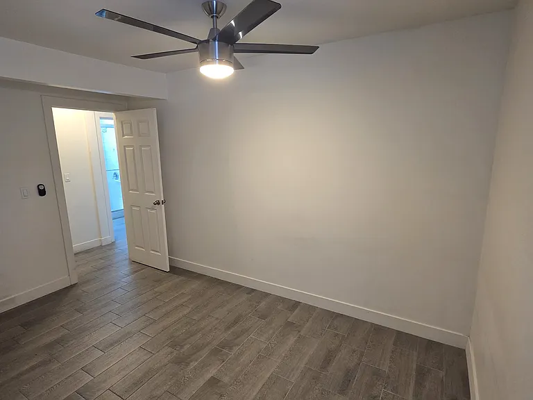 4568 Illinois St — Photo 9