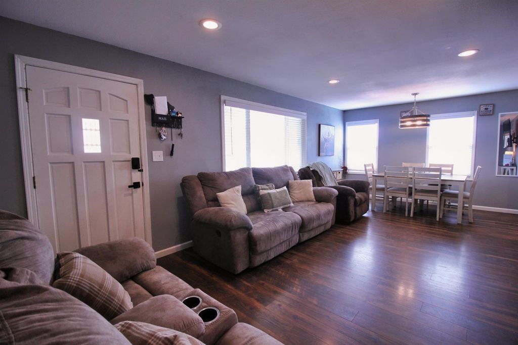 208 E 17th St, Hays, KS - View 4
