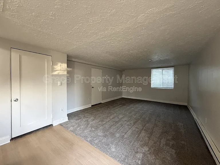 1952 N Oswego St — Photo 3