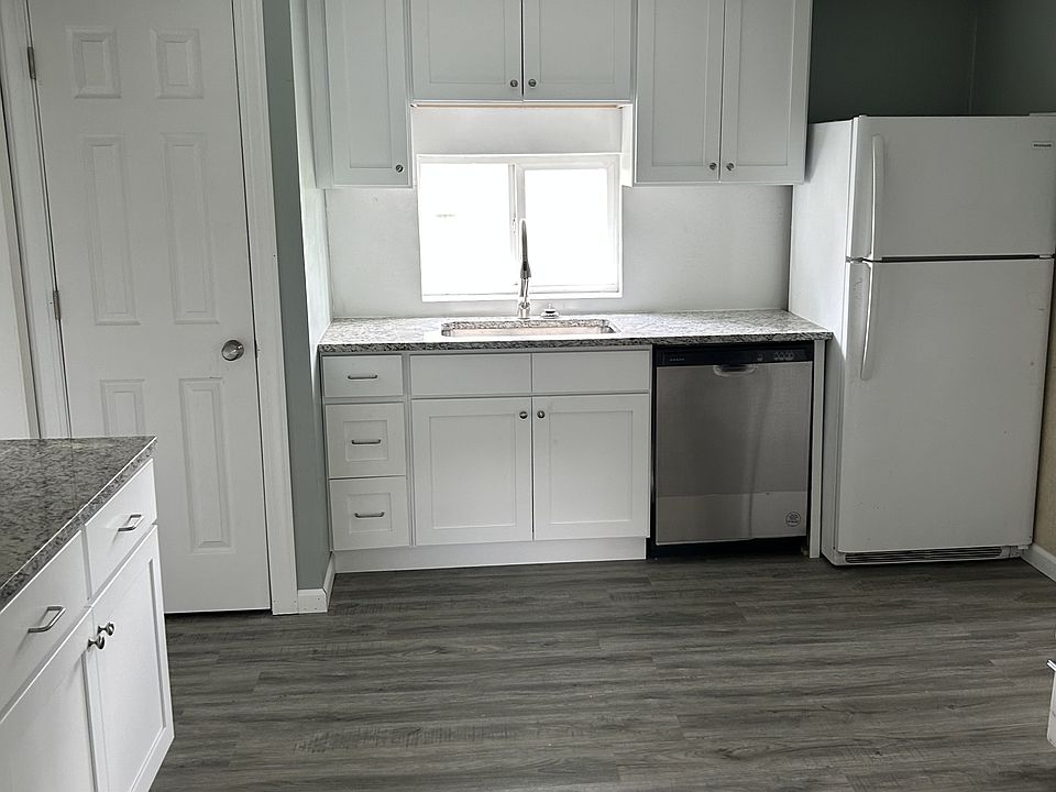 2nd image of 189 N Poplar St