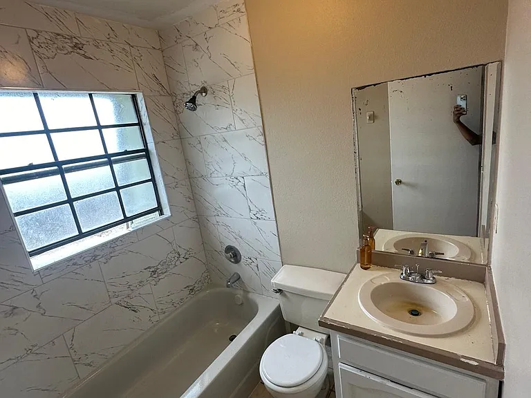 1300 Arlington Ln NE #1 — Photo 9