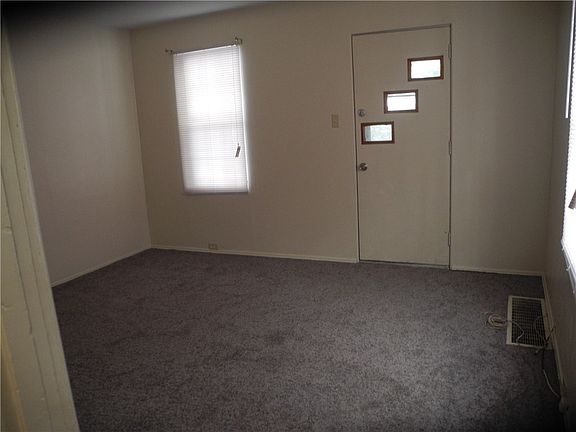 4th image of 4456-4458 1st St