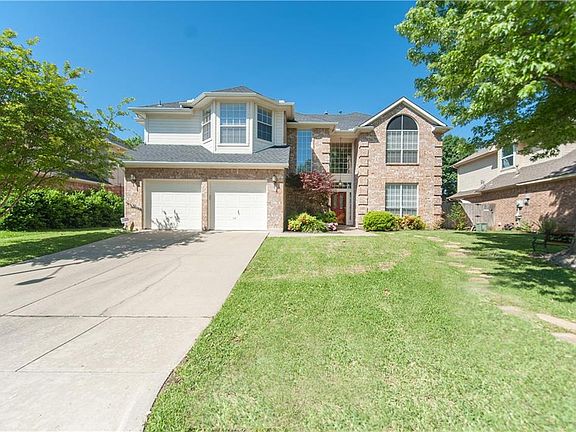 2nd image of 1914 Paloma Way