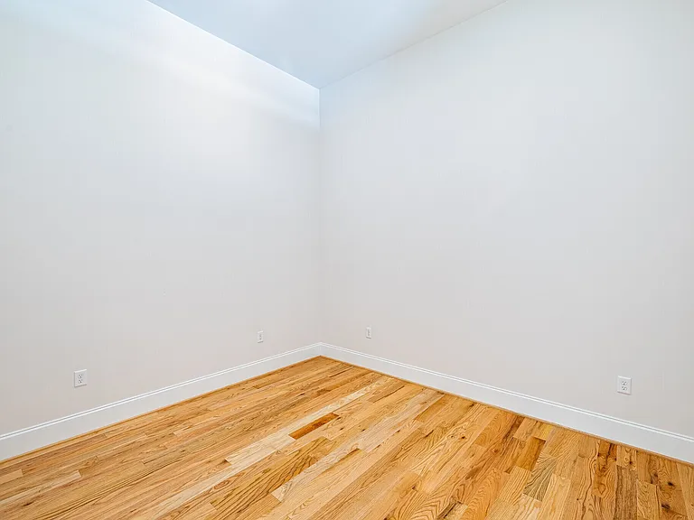 225 Plus Fees #3215 — Photo 20
