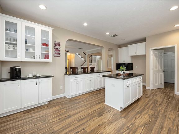5th image of 5498 Appleblossom Ln