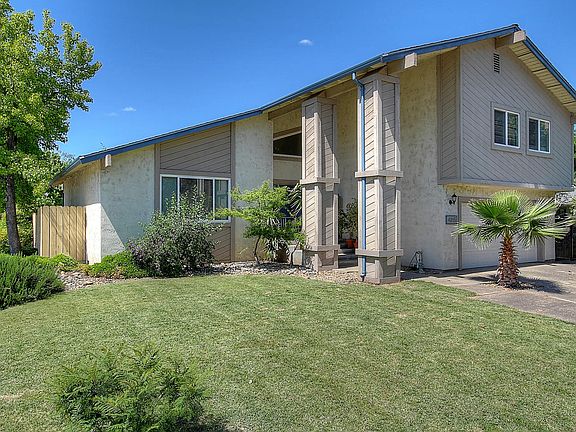 2nd image of 4215 Lorenzo Ln