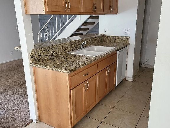 3rd image of 2692 Victoria Ave