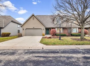 7466 Carter Cir N, Franklin, WI 53132