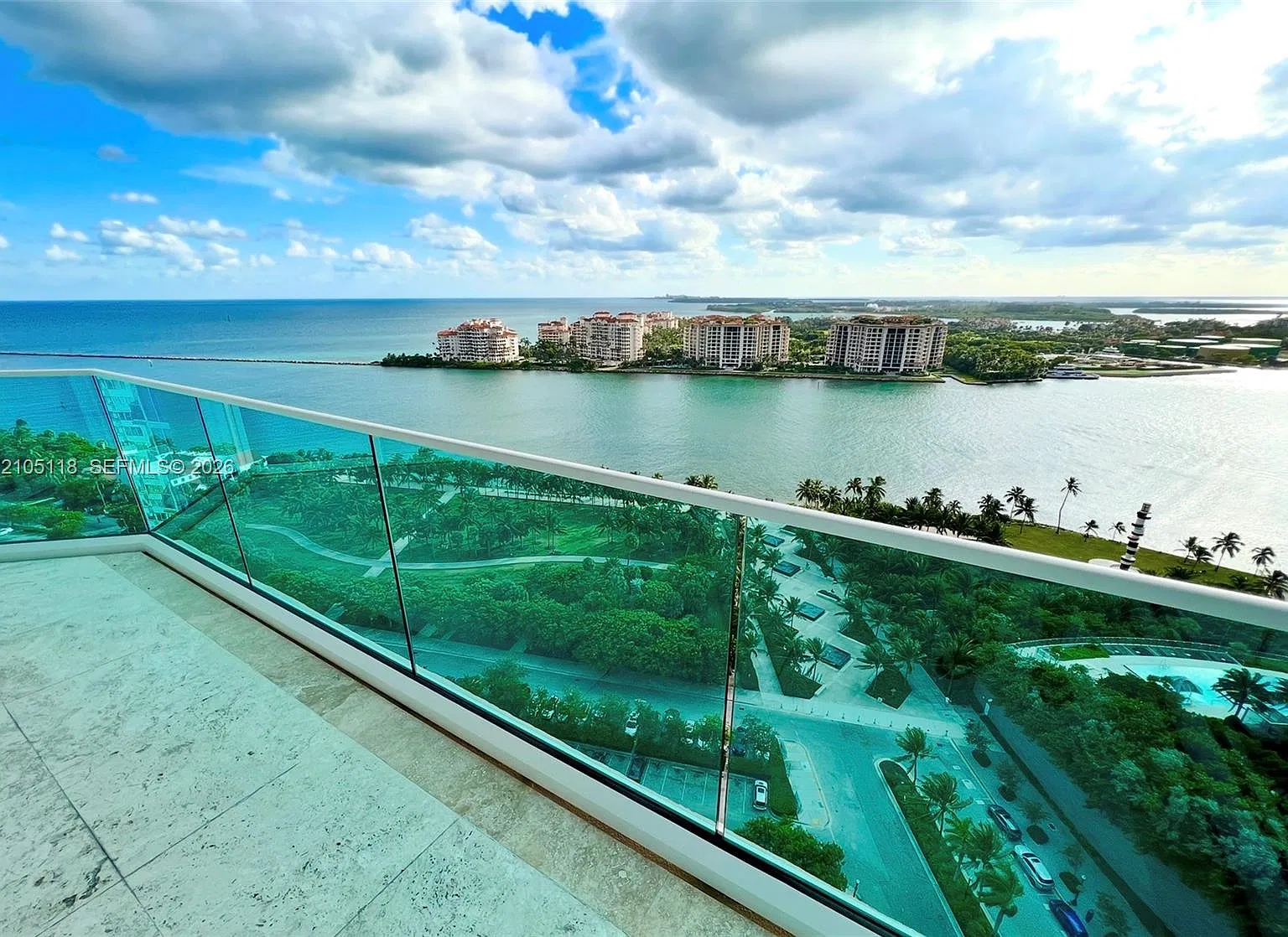 Portofino Tower Condo — Photo 1