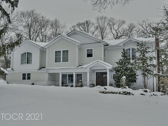 2nd image of 789 Rolling Hill Dr