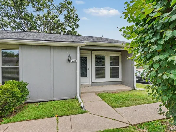 176 Harbor View Dr, Lake Saint Louis, MO 63367