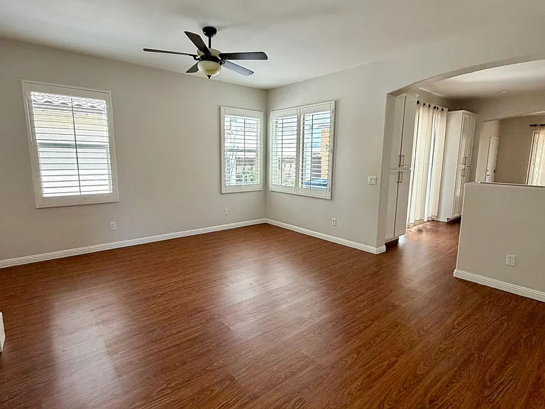2370 Arbor View St — Photo 6