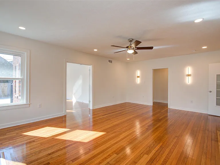 2208 Blodgett St #1 — Photo 17