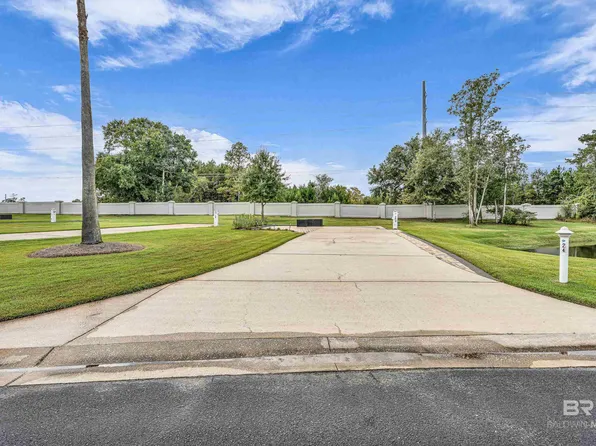 12165 Gateway Dr #24, Elberta, AL 36530