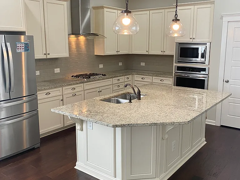4221 Courtly Ln — Photo 11