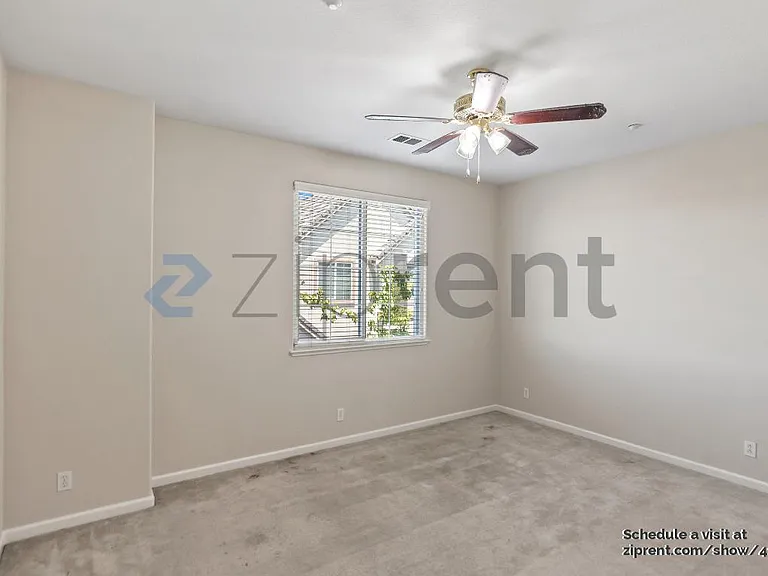 1076 Sapphire Ter — Photo 24