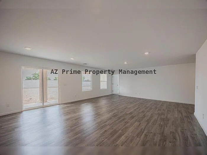 28 S Naples Ln — Photo 7
