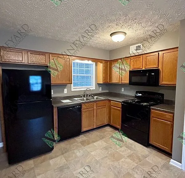 101 Twin Pines Ct — Photo 8