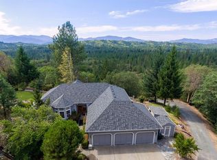 997 Azalea Dr, Grants Pass, OR 97526