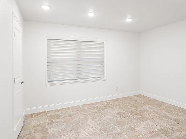 739 Snowden Dr — Photo 14