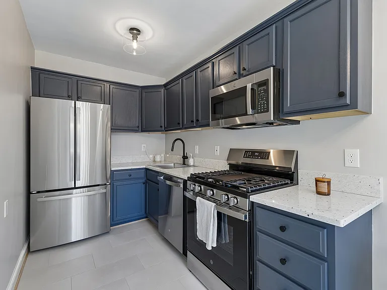 715 S Washington St — Photo 12