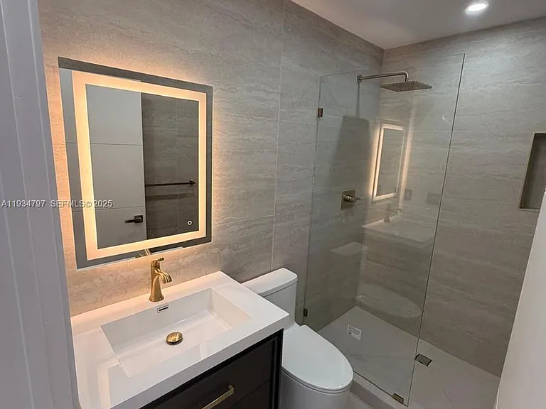 2436 SW 7th St #1 — Photo 4