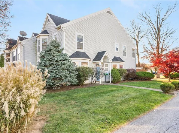 1253 Forest Rd, Whitehall, PA 18052