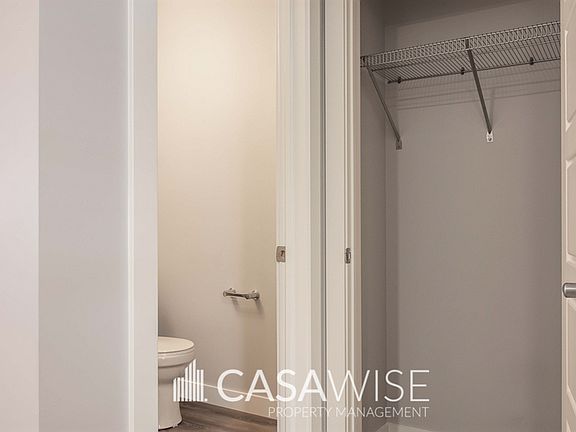 5th image of 1005 Graydon Hill Blvd SW #52