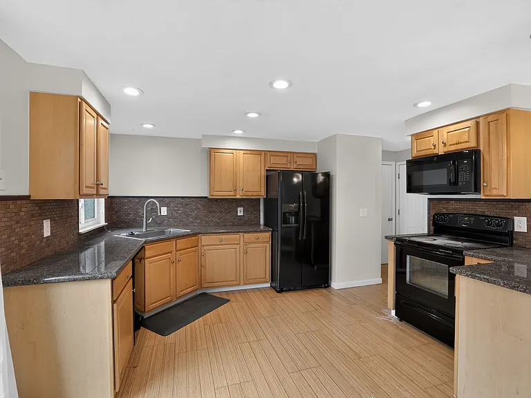 2306 SW Augusta Dr — Photo 5