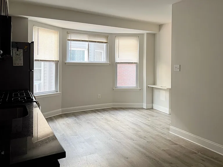 230 S 45th St #3 — Photo 3